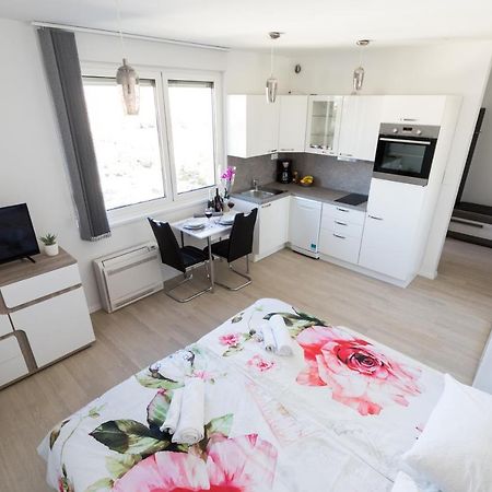 Studio Apartman Moonlight 자다르 외부 사진