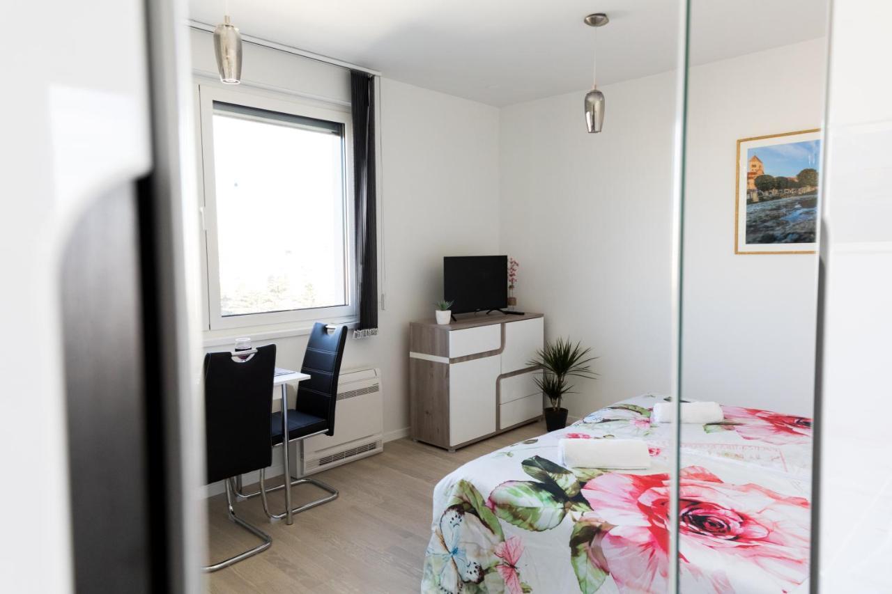 Studio Apartman Moonlight 자다르 외부 사진